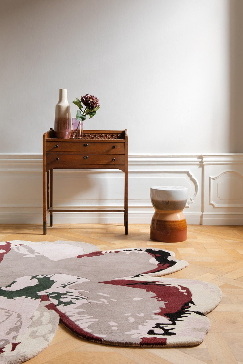 Shaped Magnolia Burgundy 162303